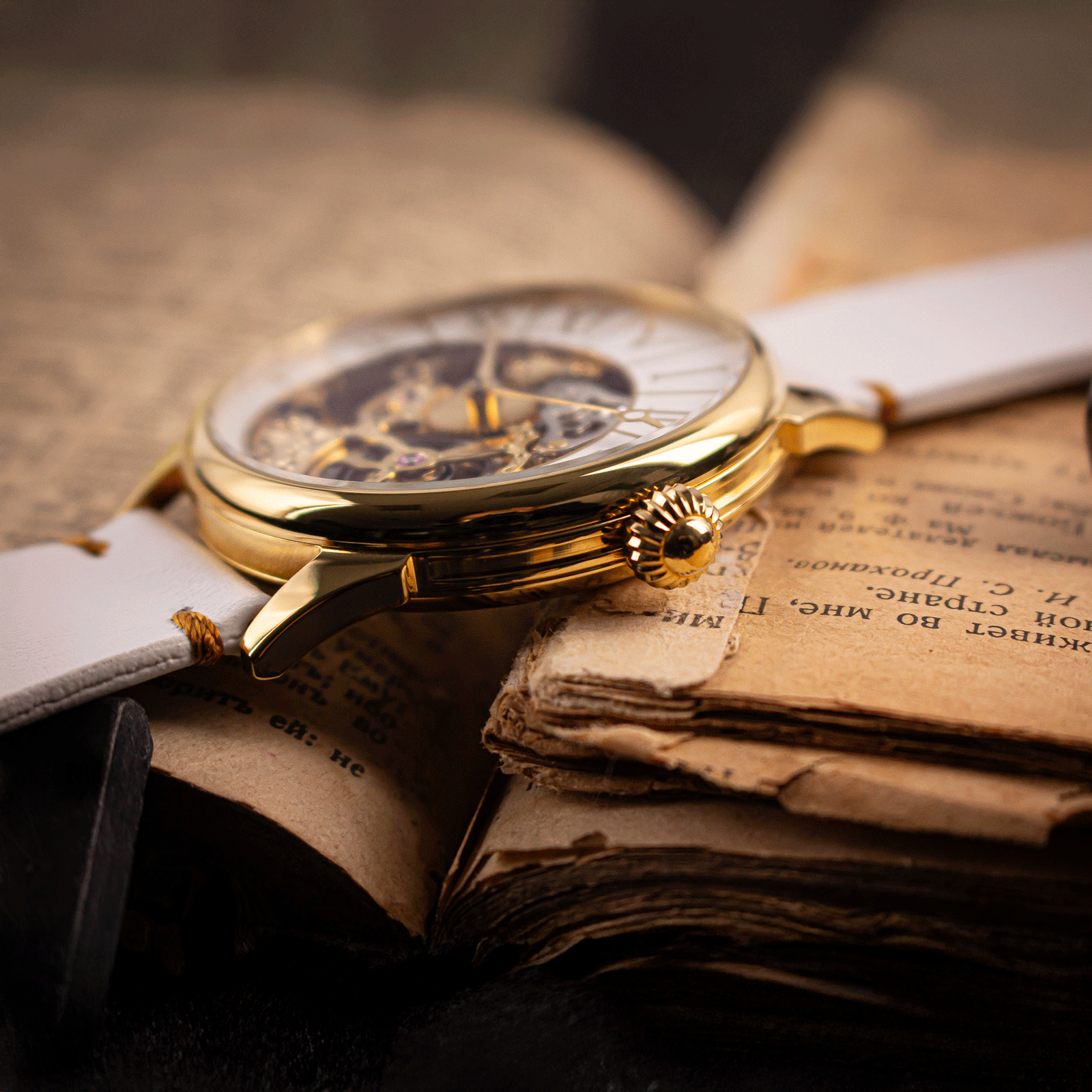 Front view of Mens watch – Skeleton watch