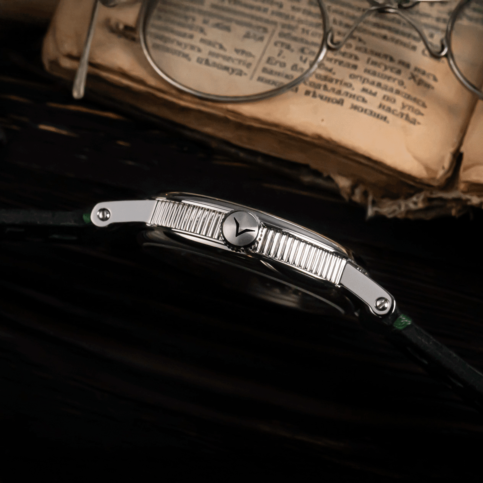 Lifestyle photo of crown of luxury watch Regulator Green